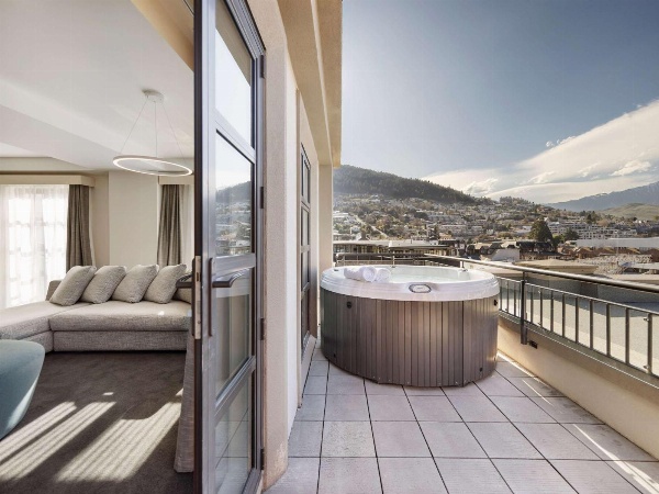 Sofitel Queenstown Hotel & Spa image 4