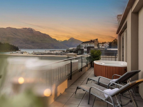 Sofitel Queenstown Hotel & Spa image 5